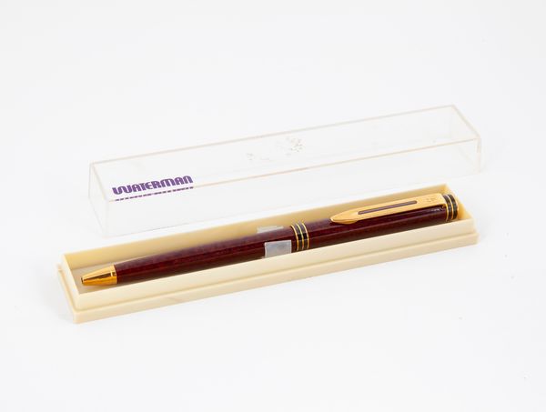 Waterman - Penna a sfera in metallo smaltato con particolari dorati  - Asta Penne e Accessori da Scrivania - Associazione Nazionale - Case d'Asta italiane