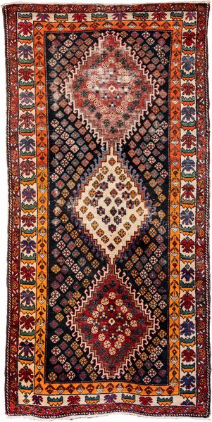 Corsia fondo bruno con tre medaglioni uncinati  - Asta Asta a Tempo - Tappeti Antichi e Rari - Associazione Nazionale - Case d'Asta italiane