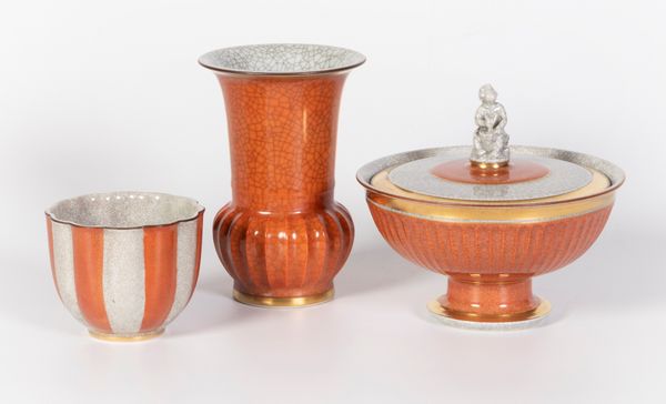 Tre oggetti in porcellana craquel Royal Copenhagen  - Asta PARADE IV - L'Arte della Tavola - Associazione Nazionale - Case d'Asta italiane
