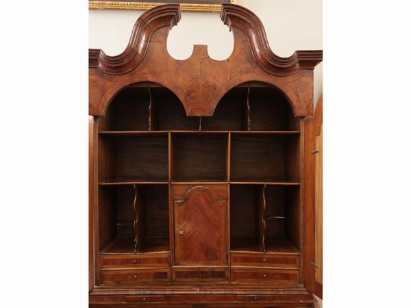 Trumeau impiallacciato in noce e radica di noce  - Asta L'arte di arredare - Associazione Nazionale - Case d'Asta italiane