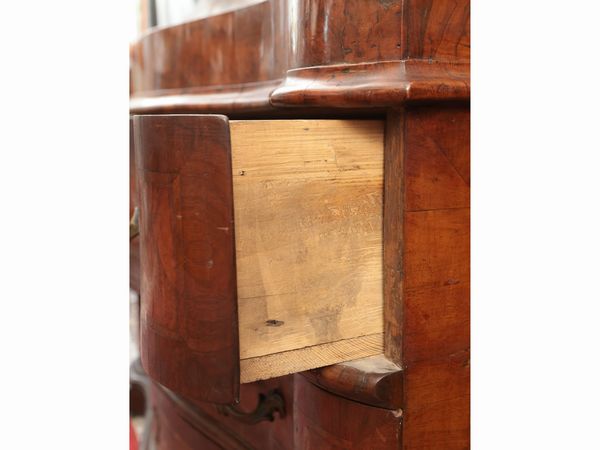 Trumeau impiallacciato in noce e radica di noce  - Asta L'arte di arredare - Associazione Nazionale - Case d'Asta italiane