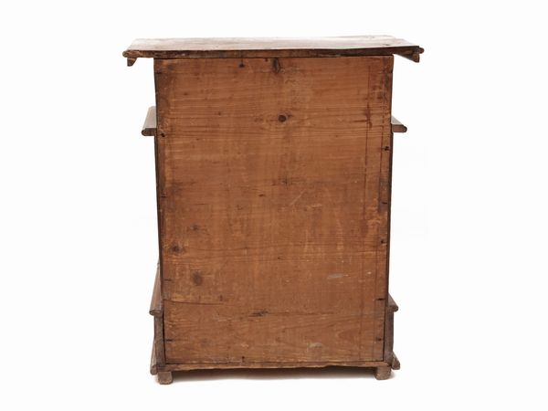 Inginocchiatoio in noce  - Asta L'arte di arredare - Associazione Nazionale - Case d'Asta italiane