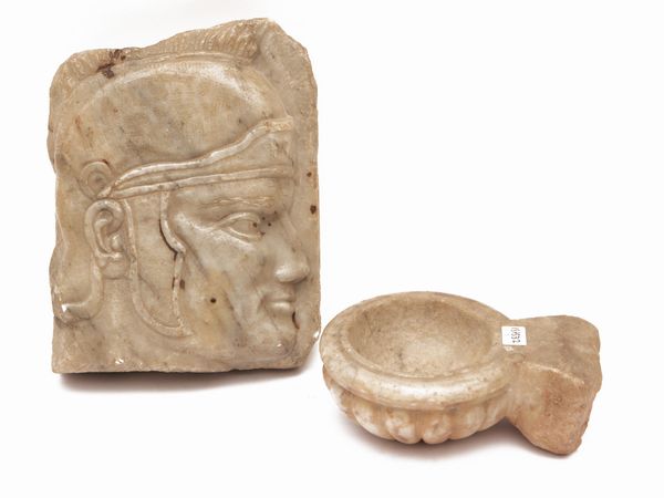 Piccola acquasantiera in marmo  - Asta L'arte di arredare - Associazione Nazionale - Case d'Asta italiane