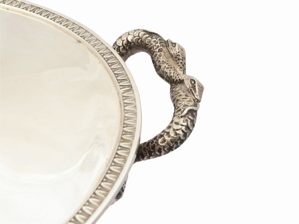 Grande zuppiera in argento in stile Impero  - Asta L'arte di arredare - Associazione Nazionale - Case d'Asta italiane