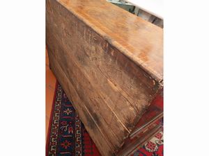 Scrittoio a ribalta impiallacciato in radica e piuma di noce  - Asta L'arte di arredare - Associazione Nazionale - Case d'Asta italiane