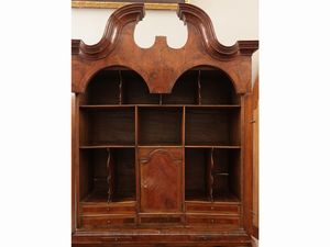 Trumeau impiallacciato in noce e radica di noce  - Asta L'arte di arredare - Associazione Nazionale - Case d'Asta italiane