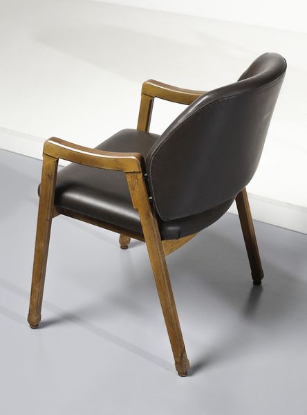 PARISI ICO (1916 - 1996) : Sei sedie con braccioli mod. 814 per Cassina, Meda  - Asta Asta 443 | DESIGN E ARTI DECORATIVE DEL NOVECENTO Online - Associazione Nazionale - Case d'Asta italiane