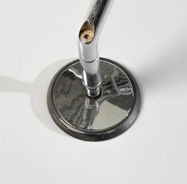 NORMAN FOSTER  (n. 1935) : Tavolo della serie Nomos per Tecno, Varedo  - Asta Asta 443 | DESIGN E ARTI DECORATIVE DEL NOVECENTO Online - Associazione Nazionale - Case d'Asta italiane