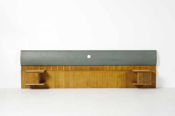 DETTI EDOARDO (1913 - 1984) : Testiera di letto matrimoniale con comodini pensili, Firenze  - Asta Asta 443 | DESIGN E ARTI DECORATIVE DEL NOVECENTO Online - Associazione Nazionale - Case d'Asta italiane