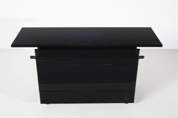 TAKAHAMA KAZUHIDE (1930 - 2010) : nello stile di. Cassettiera, Italia  - Asta Asta 443 | DESIGN E ARTI DECORATIVE DEL NOVECENTO Online - Associazione Nazionale - Case d'Asta italiane