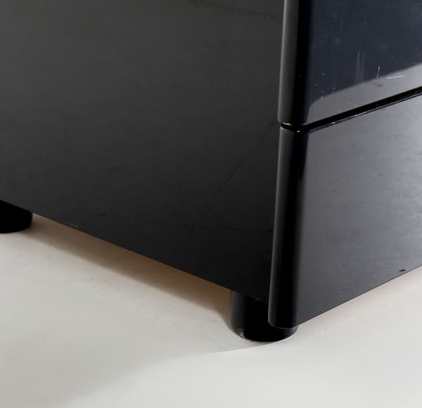 TAKAHAMA KAZUHIDE (1930 - 2010) : nello stile di. Cassettiera, Italia  - Asta Asta 443 | DESIGN E ARTI DECORATIVE DEL NOVECENTO Online - Associazione Nazionale - Case d'Asta italiane