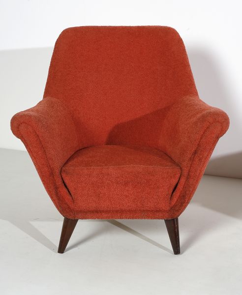 MANIFATTURA ITALIANA : Divano, una coppia di poltrone e un poggiapiedi  - Asta Asta 443 | DESIGN E ARTI DECORATIVE DEL NOVECENTO Online - Associazione Nazionale - Case d'Asta italiane