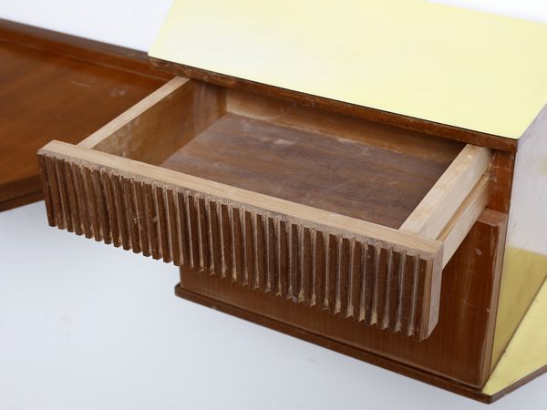 VITTORIO CHIAIA & MASSIMO NAPOLITANO : attribuito. Consolle pensile  - Asta Asta 443 | DESIGN E ARTI DECORATIVE DEL NOVECENTO Online - Associazione Nazionale - Case d'Asta italiane