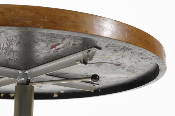 MANIFATTURA NORDICA : Tavolo ad altezza regolabile con piano decorato  - Asta Asta 443 | DESIGN E ARTI DECORATIVE DEL NOVECENTO Online - Associazione Nazionale - Case d'Asta italiane