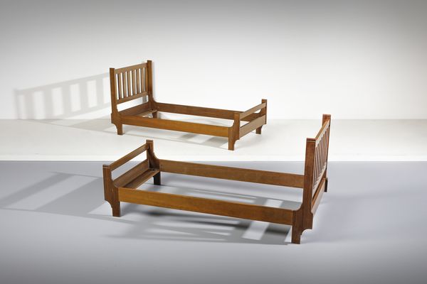 FRANCO ALBINI (1905-1977) & FRANCA HELG (1920-1989) : Coppia di letti singoli mod. LT28 per Poggi, Pavia  - Asta Asta 443 | DESIGN E ARTI DECORATIVE DEL NOVECENTO Online - Associazione Nazionale - Case d'Asta italiane