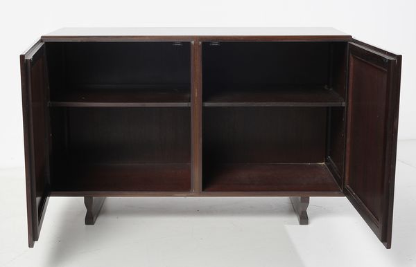 ALBINI FRANCO (1905 - 1977) : Mobile contenitore a due ante mod. MB15 per Poggi, Pavia  - Asta Asta 443 | DESIGN E ARTI DECORATIVE DEL NOVECENTO Online - Associazione Nazionale - Case d'Asta italiane