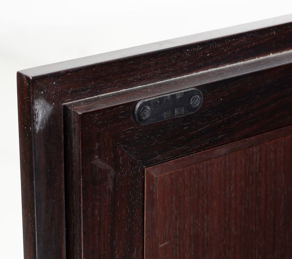 ALBINI FRANCO (1905 - 1977) : Mobile contenitore a due ante mod. MB15 per Poggi, Pavia  - Asta Asta 443 | DESIGN E ARTI DECORATIVE DEL NOVECENTO Online - Associazione Nazionale - Case d'Asta italiane