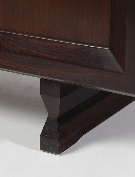 ALBINI FRANCO (1905 - 1977) : Mobile contenitore a due ante mod. MB15 per Poggi, Pavia  - Asta Asta 443 | DESIGN E ARTI DECORATIVE DEL NOVECENTO Online - Associazione Nazionale - Case d'Asta italiane