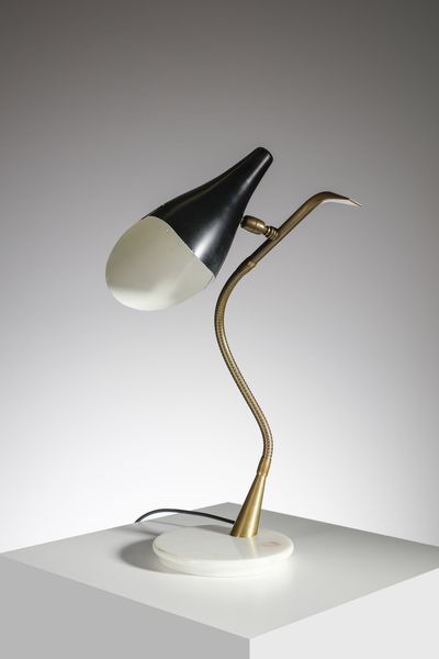 TORLASCO OSCAR (1934 - 2004) : Lampada da tavolo per Lumen, Milano  - Asta Asta 443 | DESIGN E ARTI DECORATIVE DEL NOVECENTO Online - Associazione Nazionale - Case d'Asta italiane