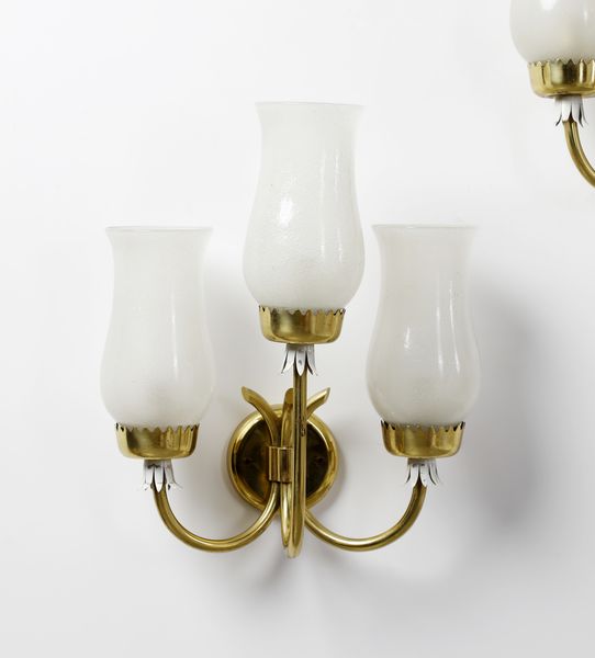 POLI FLAVIO (1900 - 1984) : attribuito. Coppia di lampade da parete a tre luci per Seguso, Murano  - Asta Asta 443 | DESIGN E ARTI DECORATIVE DEL NOVECENTO Online - Associazione Nazionale - Case d'Asta italiane