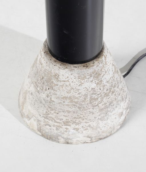 ARREDOLUCE : nello stile di. Lampada da terra  - Asta Asta 443 | DESIGN E ARTI DECORATIVE DEL NOVECENTO Online - Associazione Nazionale - Case d'Asta italiane