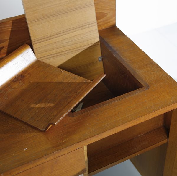 PARISI ICO (1916 - 1996) : Mobile toilette e mobile comodino per camera da letto Positano per M.I.M., Roma  - Asta Asta 443 | DESIGN E ARTI DECORATIVE DEL NOVECENTO Online - Associazione Nazionale - Case d'Asta italiane