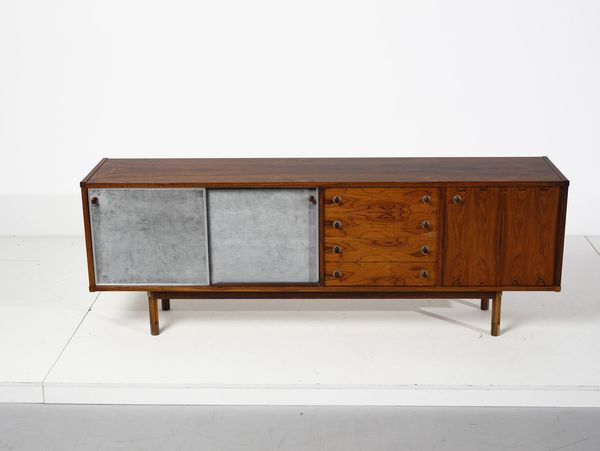 COSLIN GEORGE : Credenza per 3V Arredamenti Padova  - Asta Asta 443 | DESIGN E ARTI DECORATIVE DEL NOVECENTO Online - Associazione Nazionale - Case d'Asta italiane