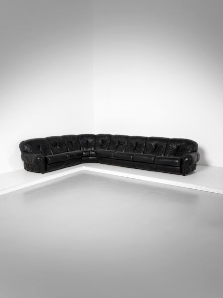 MANIFATTURA ITALIANA : Grande divano angolare a sette posti  - Asta Asta 443 | DESIGN E ARTI DECORATIVE DEL NOVECENTO Online - Associazione Nazionale - Case d'Asta italiane