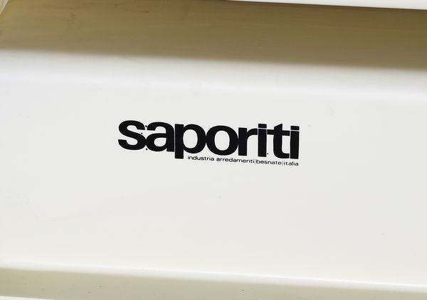 FRATELLI SAPORITI : Otto mensole, Italia  - Asta Asta 443 | DESIGN E ARTI DECORATIVE DEL NOVECENTO Online - Associazione Nazionale - Case d'Asta italiane