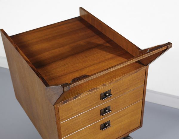 FRANCO ALBINI (1905-1977) & FRANCA HELG (1920-1989) : Cassettiera mobile mod. CM24 per Poggi, Pavia  - Asta Asta 443 | DESIGN E ARTI DECORATIVE DEL NOVECENTO Online - Associazione Nazionale - Case d'Asta italiane