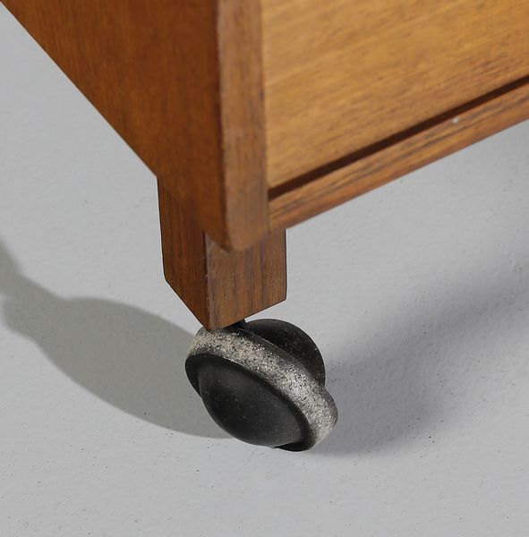 FRANCO ALBINI (1905-1977) & FRANCA HELG (1920-1989) : Cassettiera mobile mod. CM24 per Poggi, Pavia  - Asta Asta 443 | DESIGN E ARTI DECORATIVE DEL NOVECENTO Online - Associazione Nazionale - Case d'Asta italiane