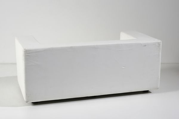 LANDELS WILLIE (n. 1928) : Coppia di divani a due posti mod. Throw Away e pouf su ruote per Zanotta, Nova Milanese  - Asta Asta 443 | DESIGN E ARTI DECORATIVE DEL NOVECENTO Online - Associazione Nazionale - Case d'Asta italiane