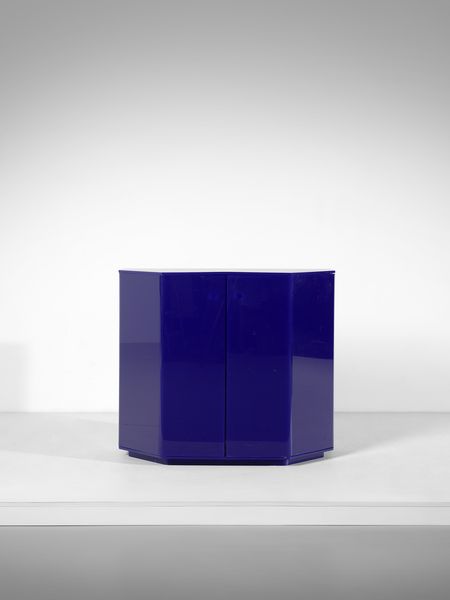 MANIFATTURA ITALIANA : Mobile con interno illuminato  - Asta Asta 443 | DESIGN E ARTI DECORATIVE DEL NOVECENTO Online - Associazione Nazionale - Case d'Asta italiane