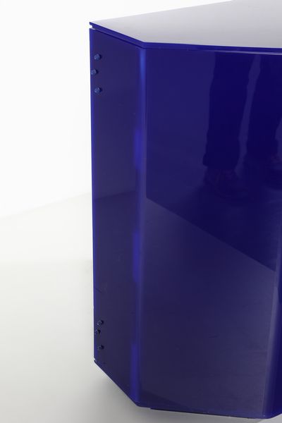 MANIFATTURA ITALIANA : Mobile con interno illuminato  - Asta Asta 443 | DESIGN E ARTI DECORATIVE DEL NOVECENTO Online - Associazione Nazionale - Case d'Asta italiane