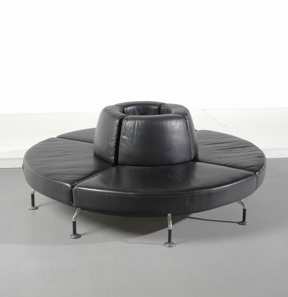 AROSIO PIETRO (n. 1946) : Divano mod. Intercity per Tacchini, Italia  - Asta Asta 443 | DESIGN E ARTI DECORATIVE DEL NOVECENTO Online - Associazione Nazionale - Case d'Asta italiane