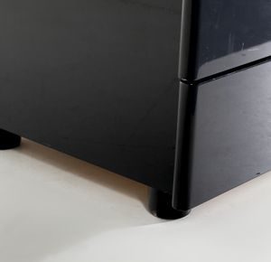 TAKAHAMA KAZUHIDE (1930 - 2010) : nello stile di. Cassettiera, Italia  - Asta Asta 443 | DESIGN E ARTI DECORATIVE DEL NOVECENTO Online - Associazione Nazionale - Case d'Asta italiane