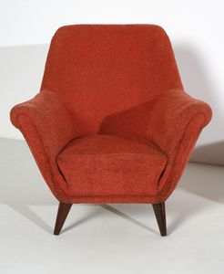 MANIFATTURA ITALIANA : Divano, una coppia di poltrone e un poggiapiedi  - Asta Asta 443 | DESIGN E ARTI DECORATIVE DEL NOVECENTO Online - Associazione Nazionale - Case d'Asta italiane