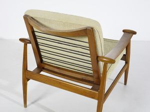 JUHL FINN (1912 - 1989) : Coppia di poltrone mod. 133, Danimarca  - Asta Asta 443 | DESIGN E ARTI DECORATIVE DEL NOVECENTO Online - Associazione Nazionale - Case d'Asta italiane