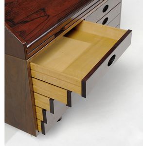 FRATTINI GIANFRANCO (1926 - 2004) : Cassettone con scrittoio per Bernini, Ceriano Laghetto  - Asta Asta 443 | DESIGN E ARTI DECORATIVE DEL NOVECENTO Online - Associazione Nazionale - Case d'Asta italiane
