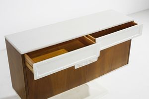 MANIFATTURA ITALIANA : Credenza a due cassetti e due ante  - Asta Asta 443 | DESIGN E ARTI DECORATIVE DEL NOVECENTO Online - Associazione Nazionale - Case d'Asta italiane