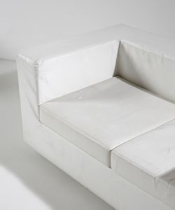 LANDELS WILLIE (n. 1928) : Coppia di divani a due posti mod. Throw Away e pouf su ruote per Zanotta, Nova Milanese  - Asta Asta 443 | DESIGN E ARTI DECORATIVE DEL NOVECENTO Online - Associazione Nazionale - Case d'Asta italiane
