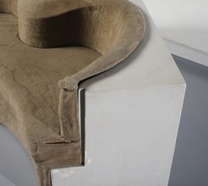 Archizoom Associati : Un modulo del divano - isola soggiorno mod. Safar per Poltronova, Firenze  - Asta Asta 443 | DESIGN E ARTI DECORATIVE DEL NOVECENTO Online - Associazione Nazionale - Case d'Asta italiane