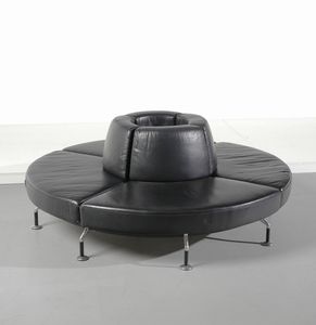 AROSIO PIETRO (n. 1946) : Divano mod. Intercity per Tacchini, Italia  - Asta Asta 443 | DESIGN E ARTI DECORATIVE DEL NOVECENTO Online - Associazione Nazionale - Case d'Asta italiane