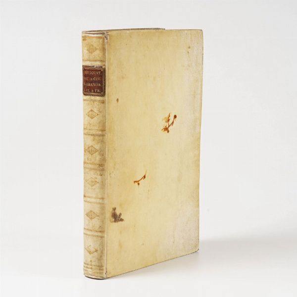 M.A.V.N. - (Van Nartow, Andre.) Antiquitates sacrae & civiles romanorum explicatae, sive, commentarii historici, mythologici, philologici in varia monumenta prisca & maxime in plures statuas, aras, tumulos, inscriptiones, &c.: opus tabulis aeneis ornatum ex celeberrimorum Antiquariorum libris, collectis. - Les Antiquitez sacres & profanes des Romains expliques.<BR>Hagae-Comitum (A La Haye), Apud Rutg. Christ. Alberts, 1726.  - Asta Libri antichi e rari, Stampe, Vedute e Mappe - Associazione Nazionale - Case d'Asta italiane