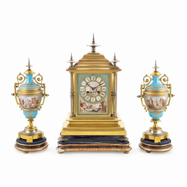 Trittico in porcellana e bronzo  - Asta Arredi Sculture Oggetti D'Arte I Web Only - Associazione Nazionale - Case d'Asta italiane