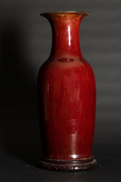 Vaso in porcellana monocroma color sangue di bue, Cina, Dinastia Qing, XIX secolo  - Asta Arte orientale  - Associazione Nazionale - Case d'Asta italiane