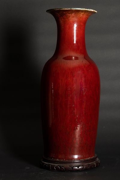 Vaso in porcellana monocroma color sangue di bue, Cina, Dinastia Qing, XIX secolo  - Asta Arte orientale  - Associazione Nazionale - Case d'Asta italiane