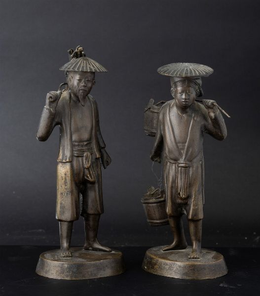Due figure di contadini in bronzo, Cina, XX secolo  - Asta Arte orientale  - Associazione Nazionale - Case d'Asta italiane