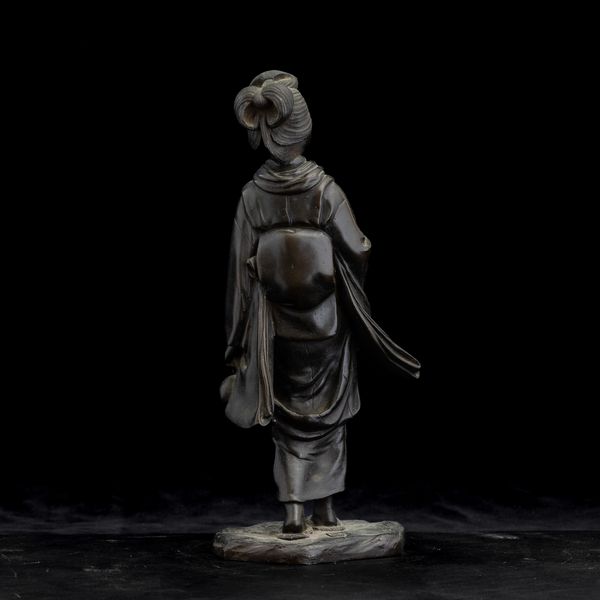 Figura di fanciulla in bronzo, Giappone, periodo Meii (1868-1912)  - Asta Arte orientale  - Associazione Nazionale - Case d'Asta italiane