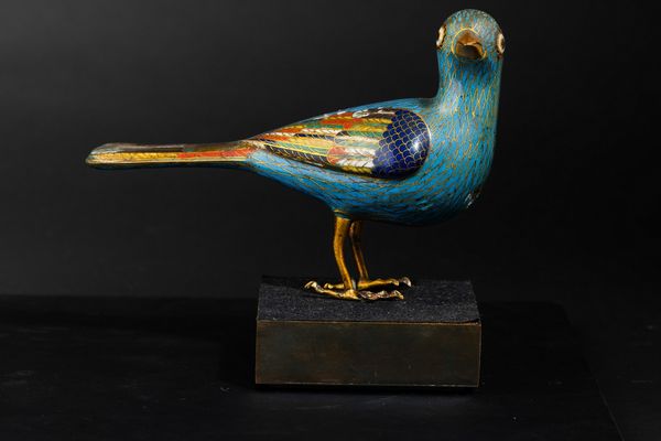 Figura di uccellino a smalti cloisonn, Cina, Dinastia Qing, XIX secolo  - Asta Arte orientale  - Associazione Nazionale - Case d'Asta italiane